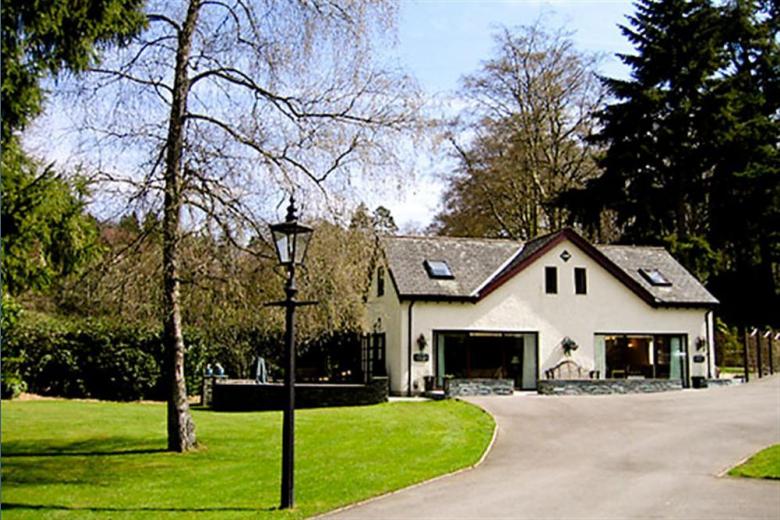 oas1mf--1171_lakeside_cottage_1